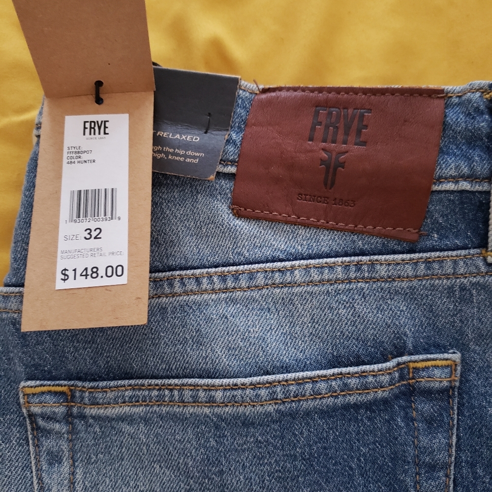 Frye blue jeans new relaxed size 32 waist 34 length